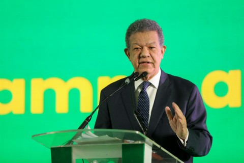 La oposición arremete contra Abinader y sus encuestas amañadas por medio de "La Voz del Pueblo"