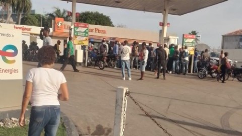 Dos muertos en una estación de combustible tras una discusión por un turno en la fila