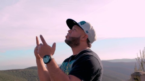 Danny Núñez, el artista dominicano que transformó la adversidad en una propuesta musical con proyección internacional