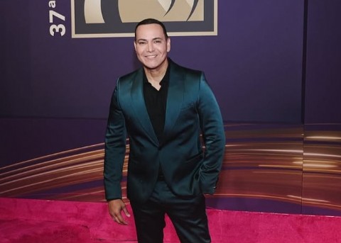 Dolor en la salsa: Víctor Manuelle despidió a su madre con un emotivo mensaje