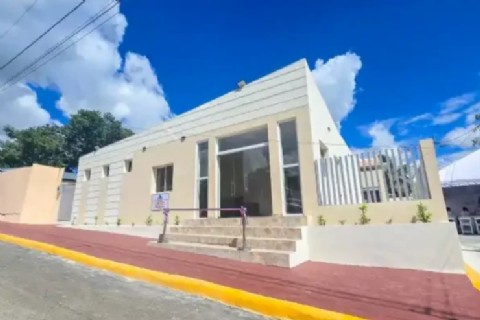 VIDEO | El Gobierno inaugura una funeraria moderna en Hondo Valle para fortalecer el servicio comunitario