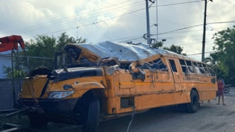 VIDEO | Tremendo vuelco de un autobús dejó seis muertos y más de 40 heridos