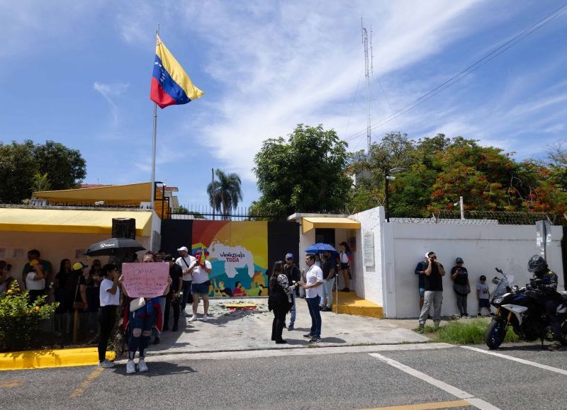 República Dominicana y Venezuela reactivan consulados y acuerdan restablecer la conexión aérea