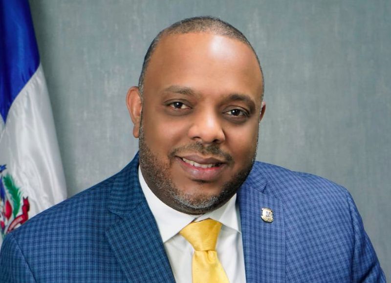 La oposición arremete contra Abinader por la toma de préstamos millonarios