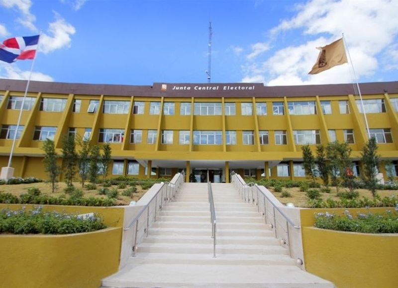 La Junta Central Electoral respondió al exembajador de Estados Unidos Wally Brewster