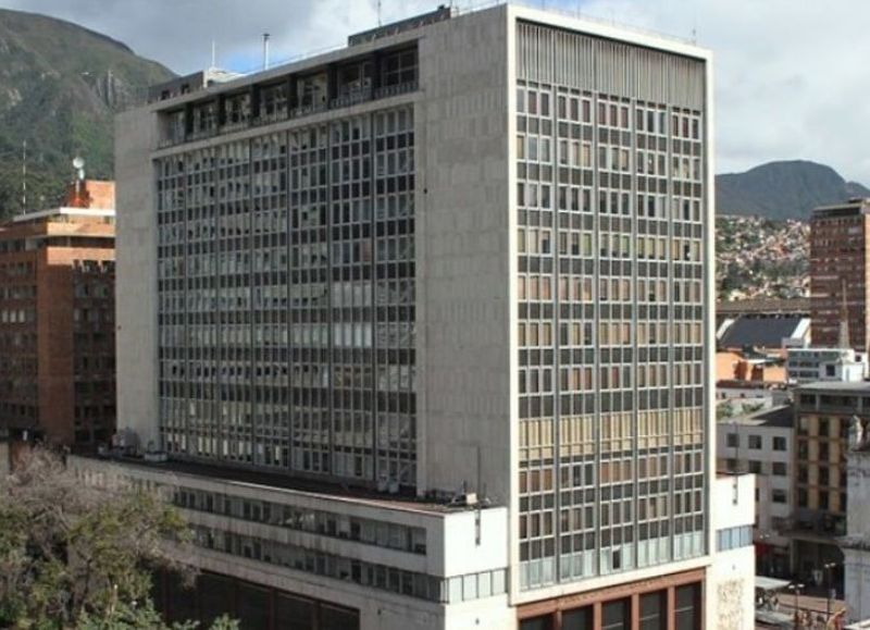 La deuda externa llegó a 157.172 millones de dólares en abril y representó 51,9 por ciento del PIB