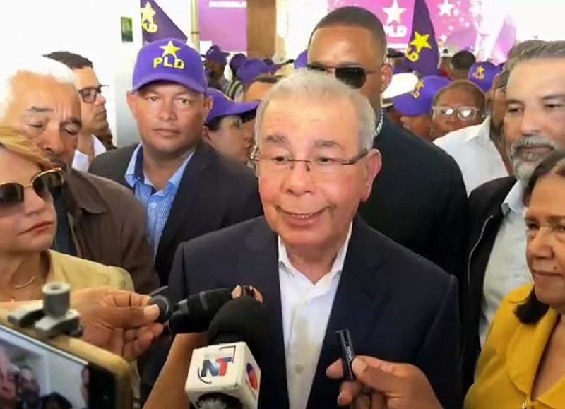 Danilo Medina acusa a Abinader de “abandonar” el Programa de Medicamentos de Alto Costo