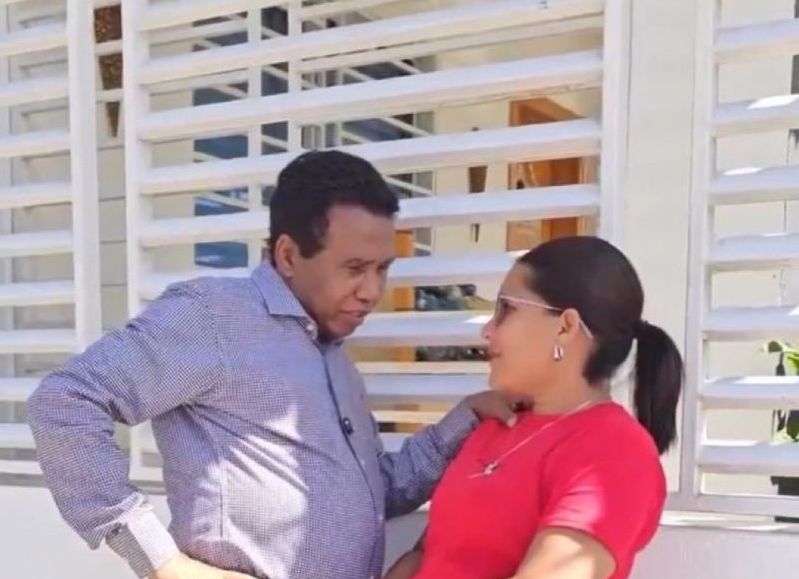 Miralba Ruiz desata controversia con foto del senador Félix Bautista