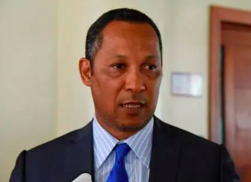 Senadores del FP y el PLD acusan al Gobierno de Abinader de hipotecar el futuro de la república