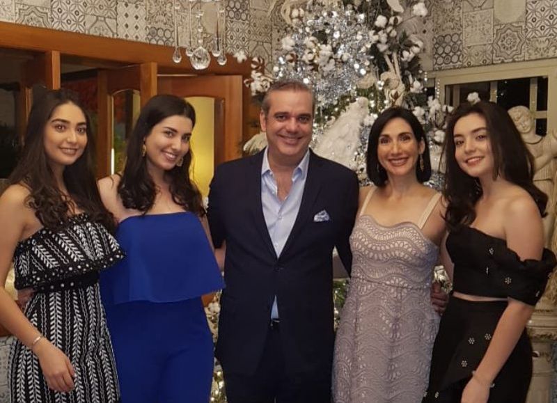 VIDEO | Abinader revela que mantiene chats privados con cada una de sus hijas